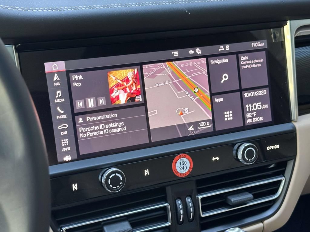 Certified 2025 Porsche Macan AWD/4WD image 28