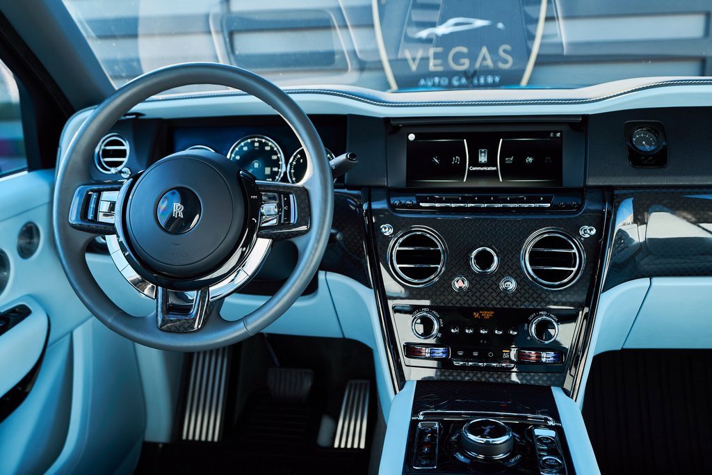 Used 2022 Rolls-Royce Cullinan Black Badge w/ Dark Exterior Package image 55