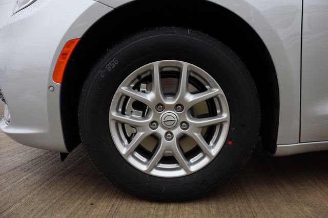 New 2026 Chrysler Pacifica Select FWD image 27