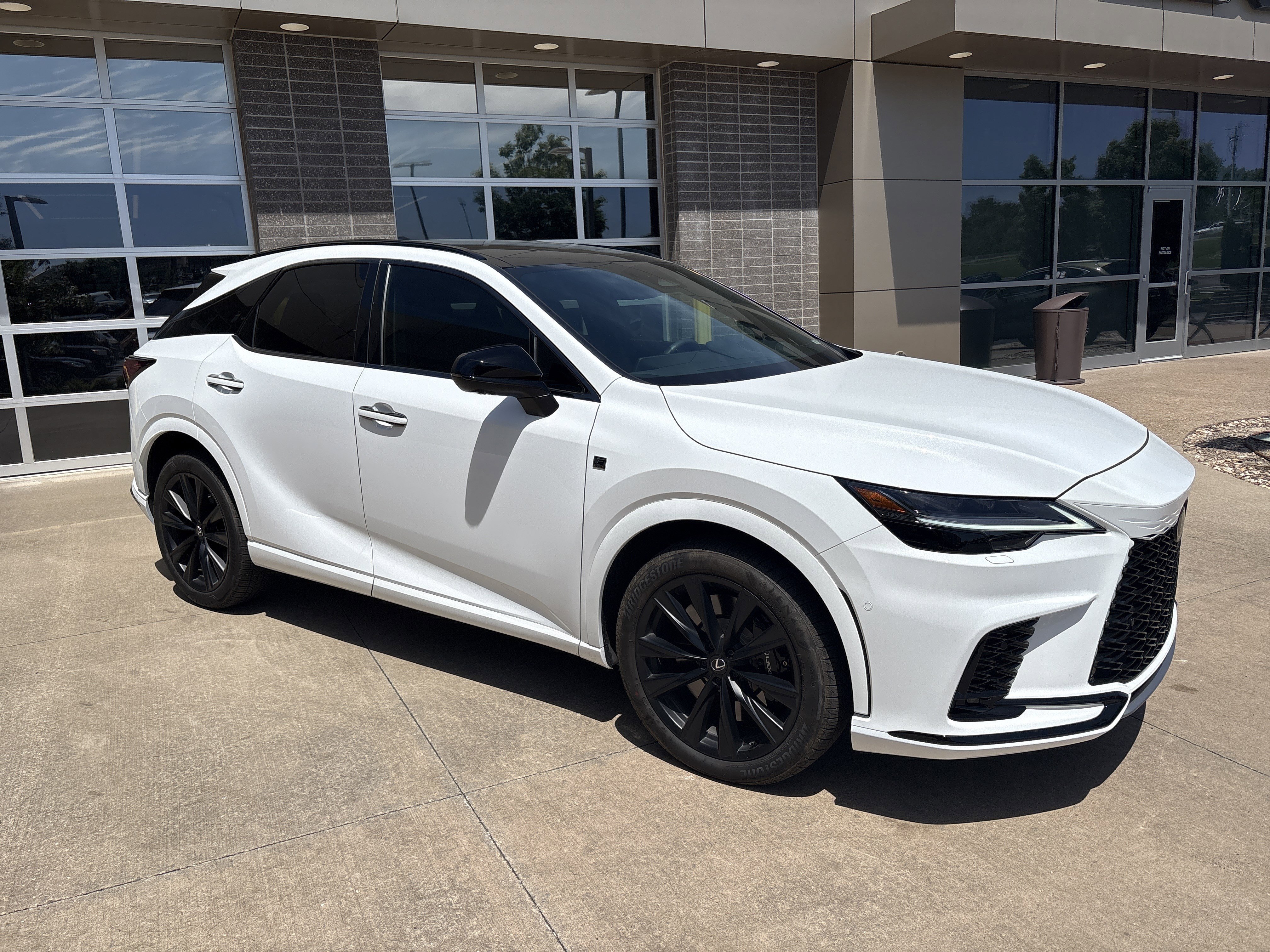 Used 2024 Lexus RX 500h F Sport w/ Convenience Package AWD/4WD image 2