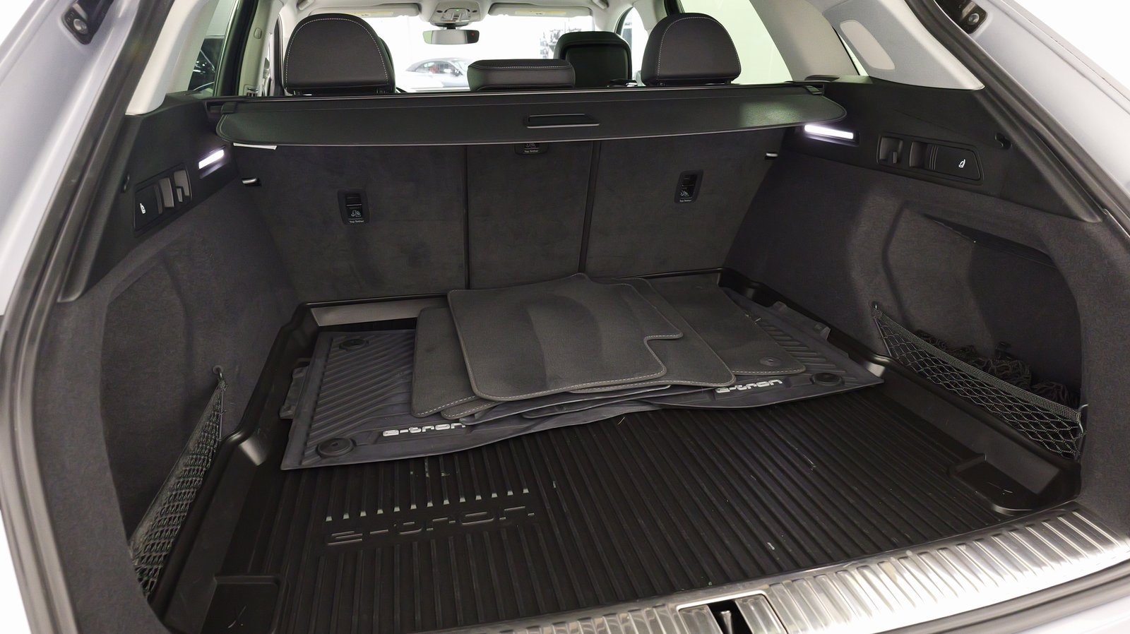 Used 2022 Audi e-tron Premium Plus w/ Premium Plus Package image 75