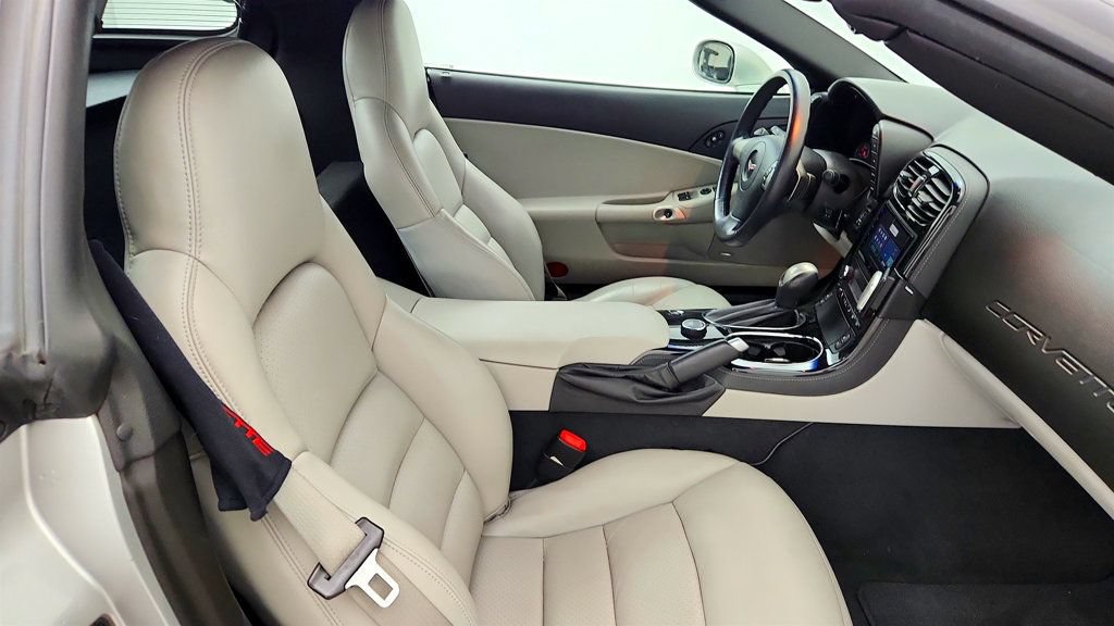Used 2008 Chevrolet Corvette Coupe w/ Preferred Equipment Group RWD image 21