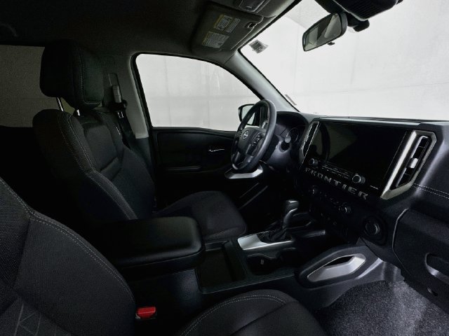 Used 2025 Nissan Frontier SV RWD image 26