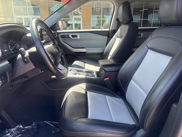 Used 2023 Ford Explorer XLT w/ Equipment Group 202A AWD/4WD image 8