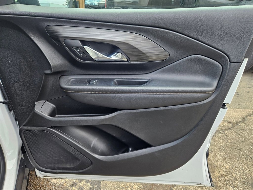 Used 2021 GMC Terrain SLT image 17