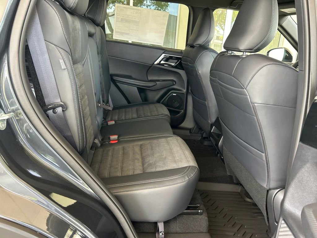 New 2026 Mitsubishi Outlander LE FWD image 25