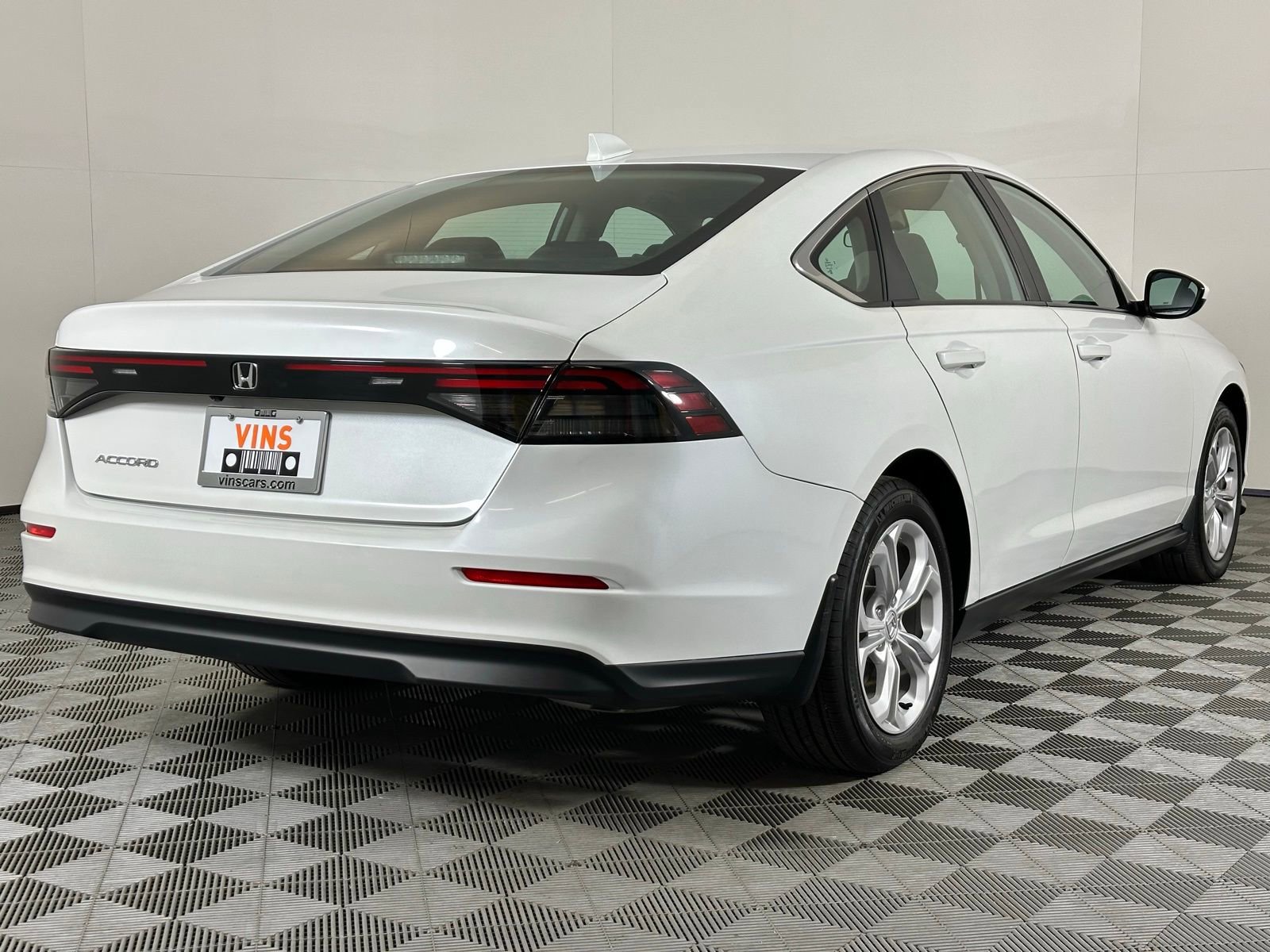 Used 2025 Honda Accord LX image 4