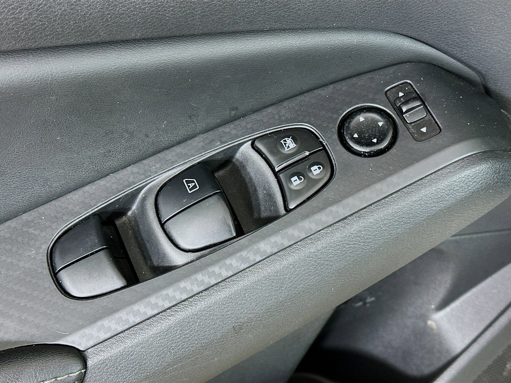 Used 2024 Nissan Altima 2.5 SV image 15