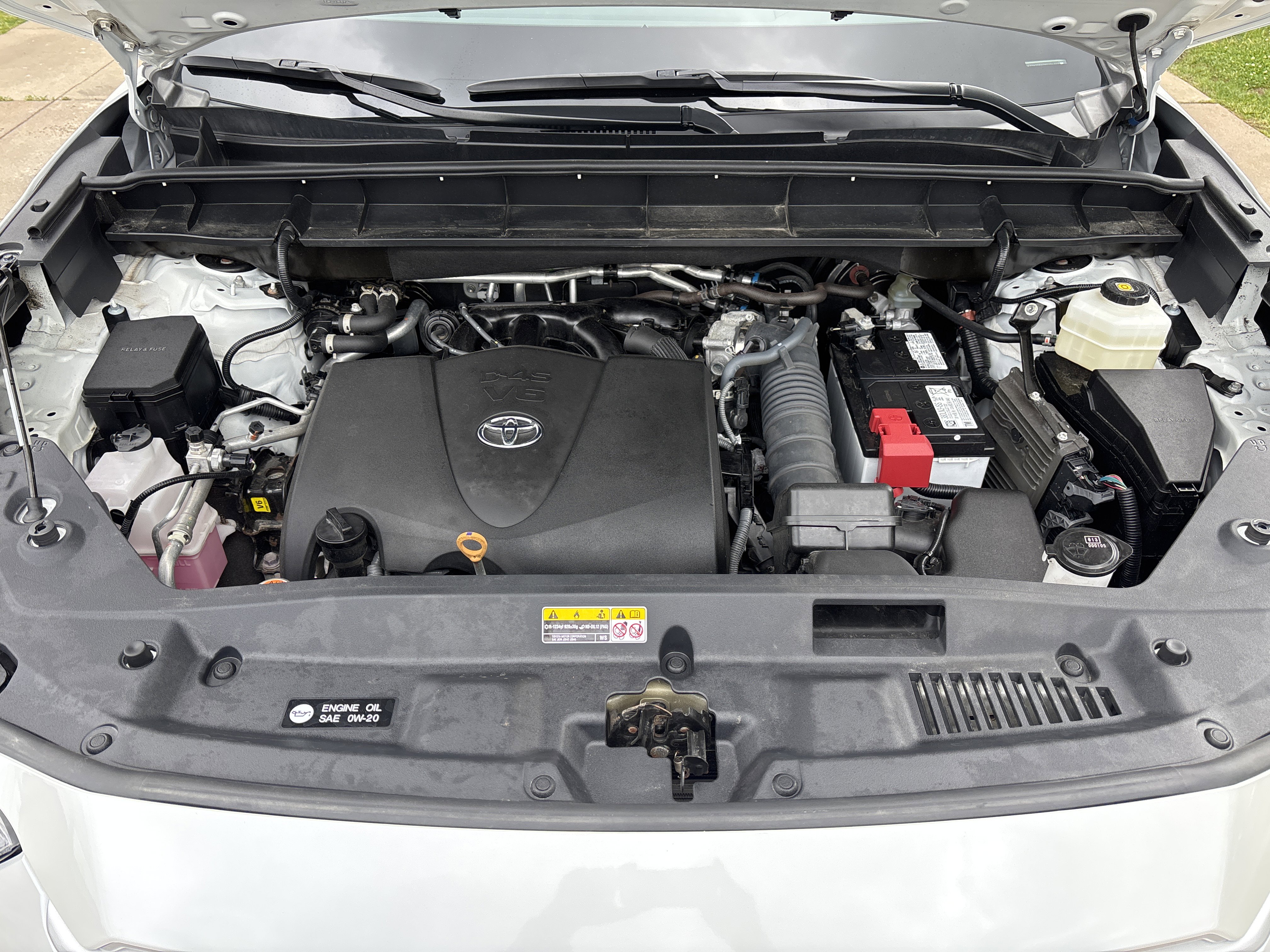 Used 2022 Toyota Highlander XLE AWD/4WD image 37