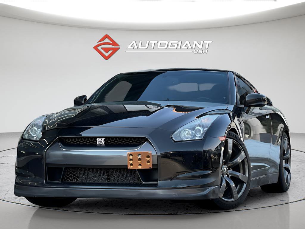 Used 2011 Nissan GT-R Premium image 1