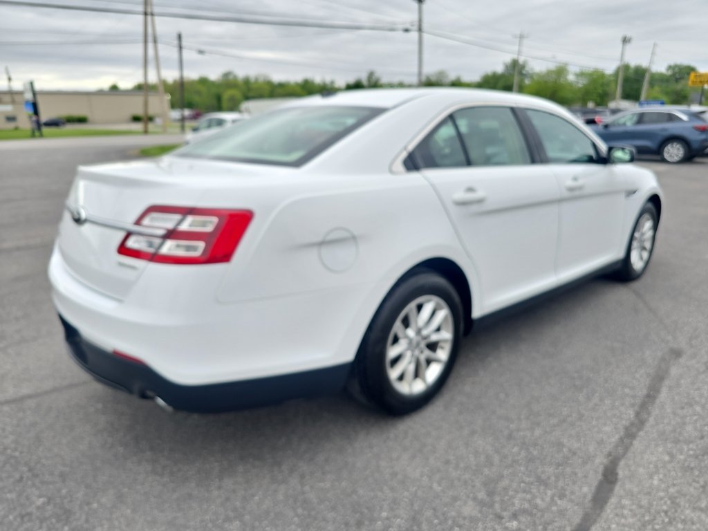 Used 2013 Ford Taurus SE FWD image 7
