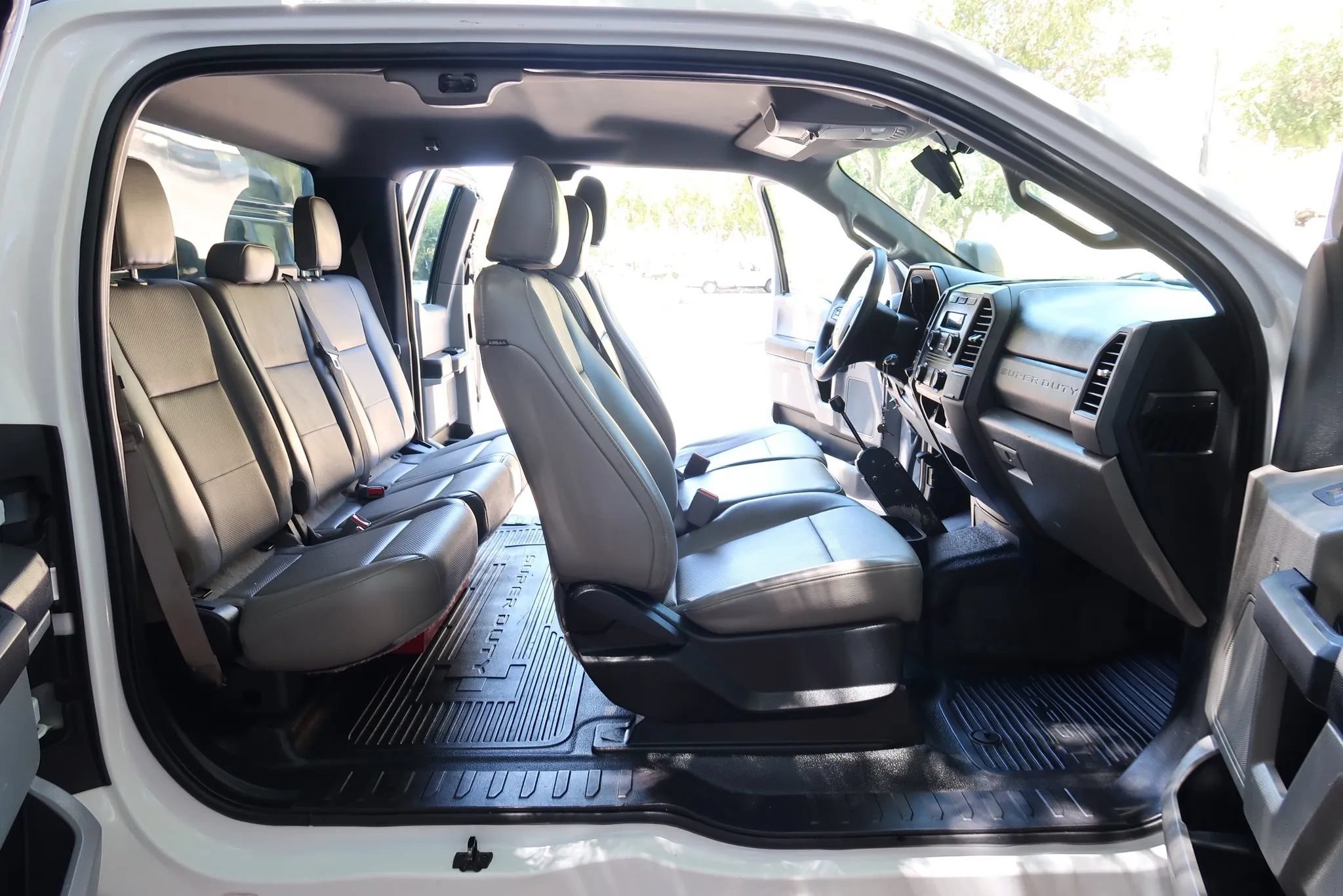 Used 2017 Ford F550 2WD SuperCab Super Duty image 24