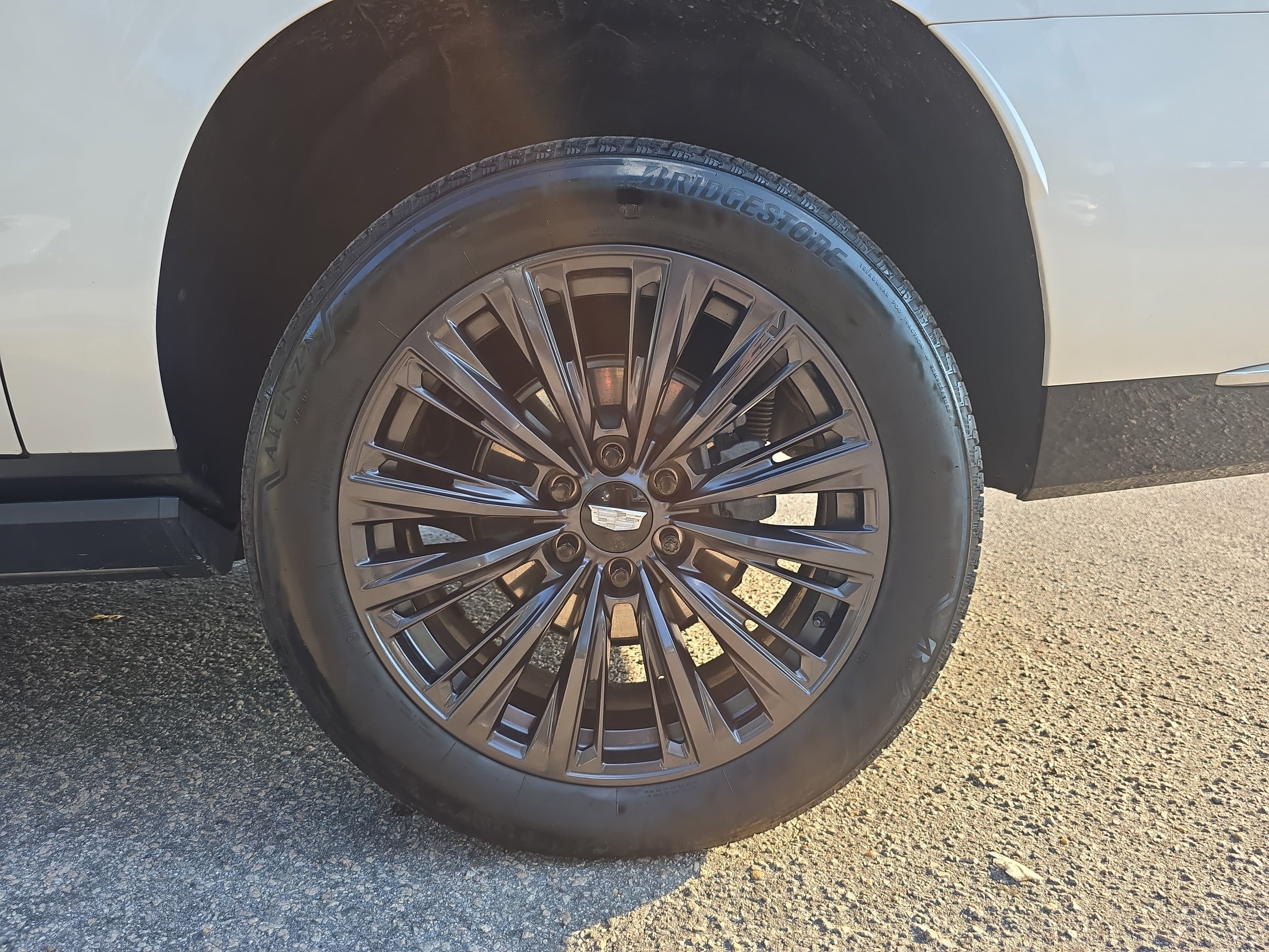 Certified 2024 Cadillac Escalade ESV Premium Luxury w/ Performance Package AWD/4WD image 34