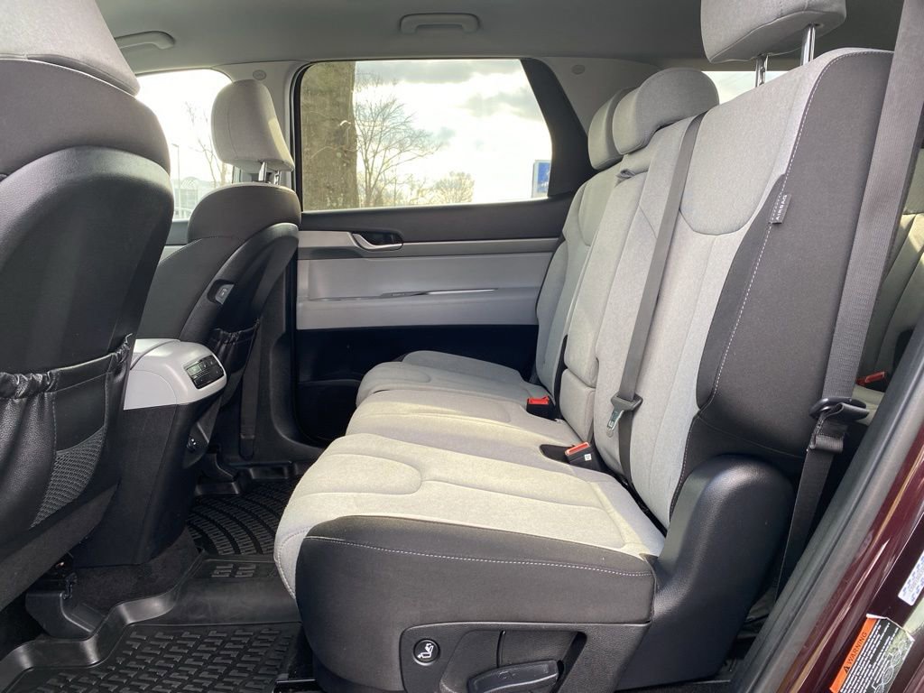 Certified 2023 Hyundai Palisade SE image 13