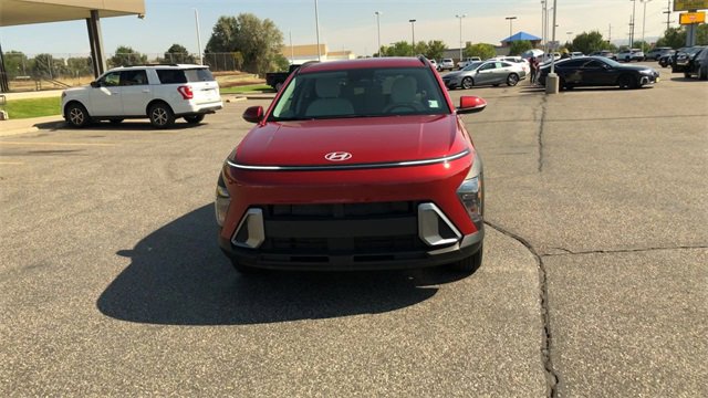 Used 2025 Hyundai Kona SEL image 3