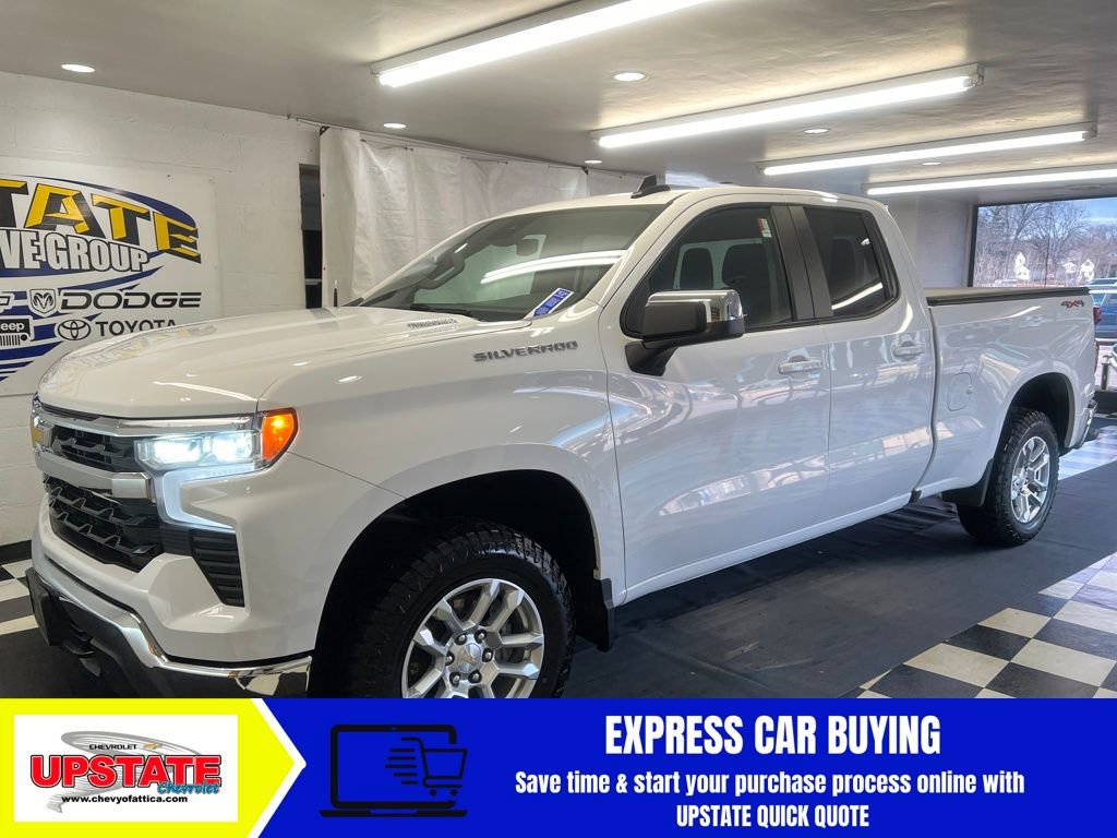 Used 2025 Chevrolet Silverado 1500 LT AWD/4WD image 4