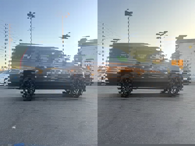 Used 2017 Cadillac Escalade ESV Platinum image 9