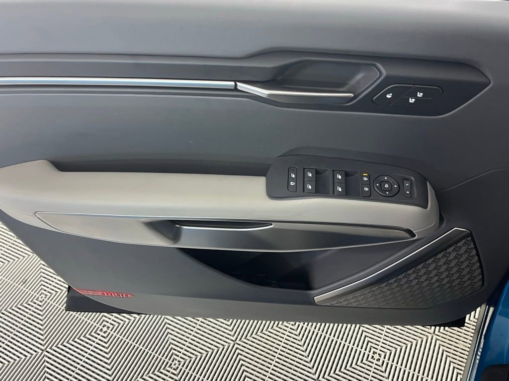 Used 2025 Kia EV9 Wind image 22
