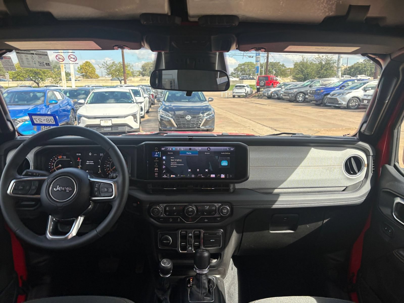Used 2025 Jeep Wrangler Unlimited Sahara AWD/4WD image 32