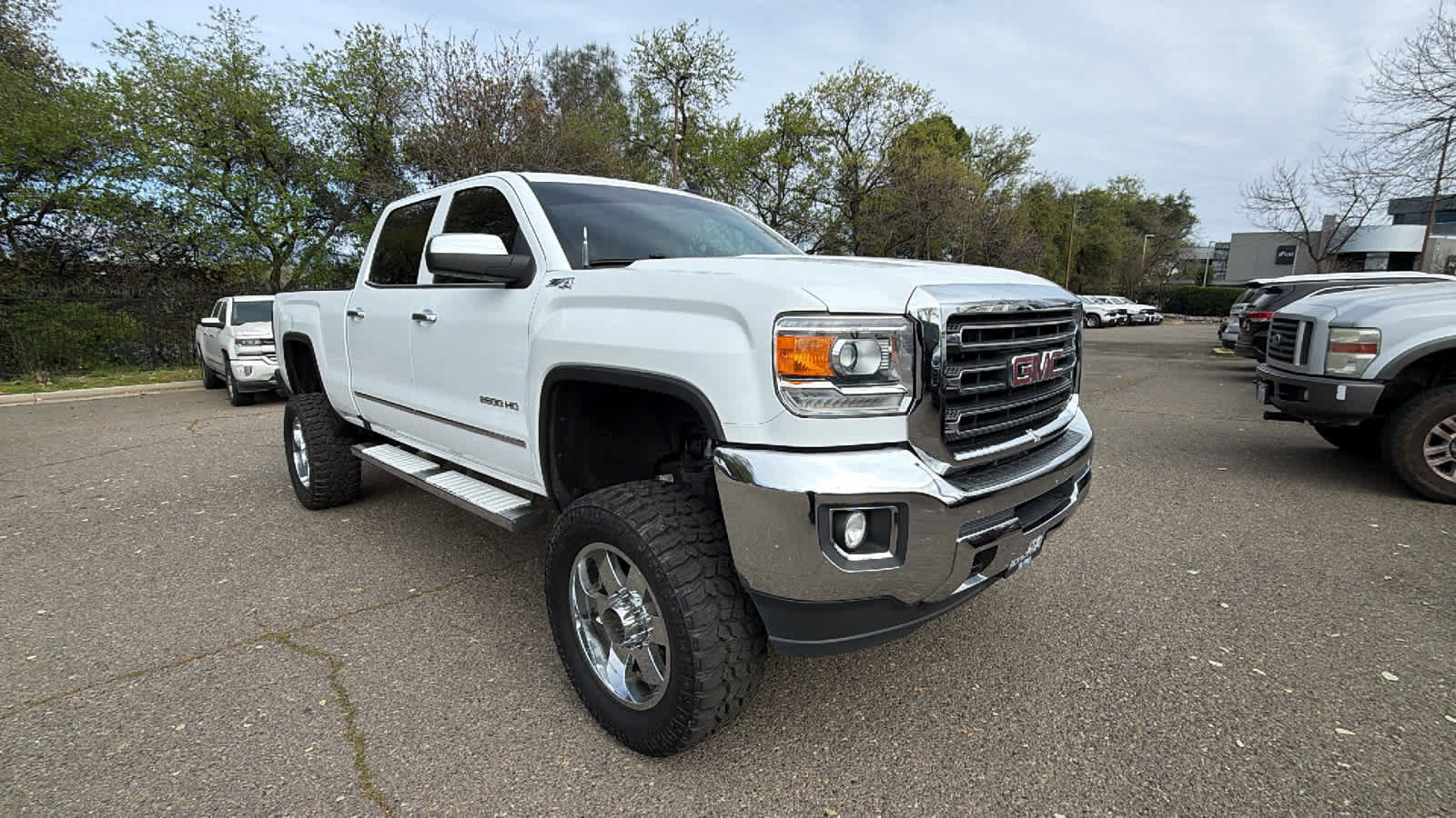Used 2017 GMC Sierra 2500 SLT w/ Suspension Package, Off-Road image 3