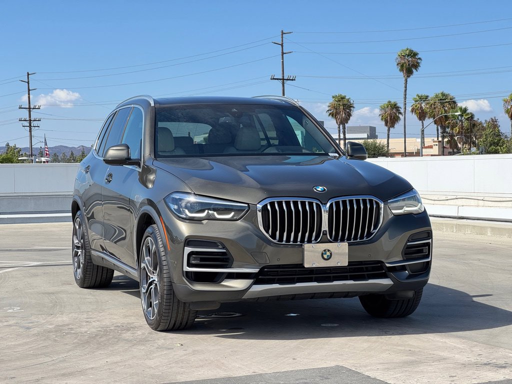 Used 2022 BMW X5 sDrive40i w/ Premium Package RWD image 3