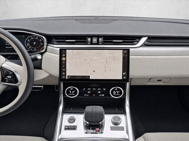 Used 2024 Jaguar XF R-Dynamic SE AWD/4WD image 21