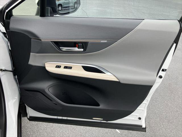 Certified 2024 Toyota Venza Limited image 36