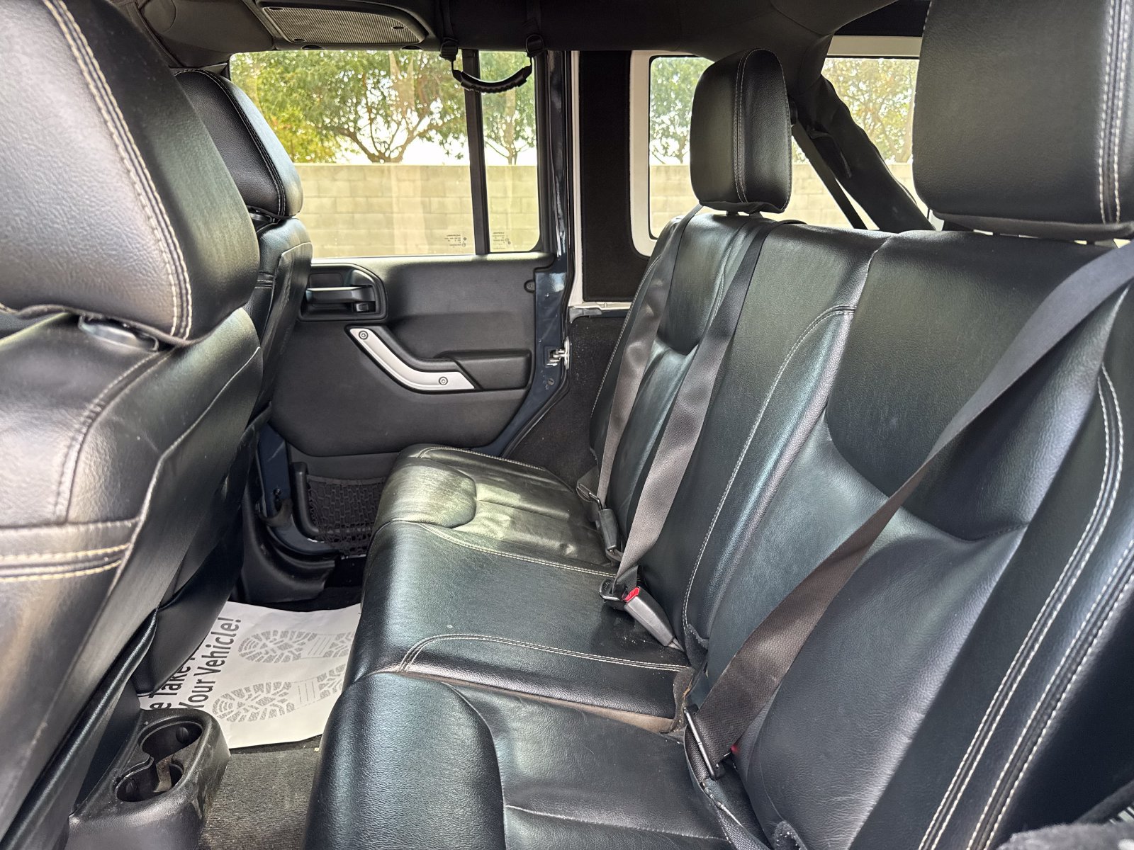 Used 2016 Jeep Wrangler Unlimited Sahara w/ Connectivity Group AWD/4WD image 14