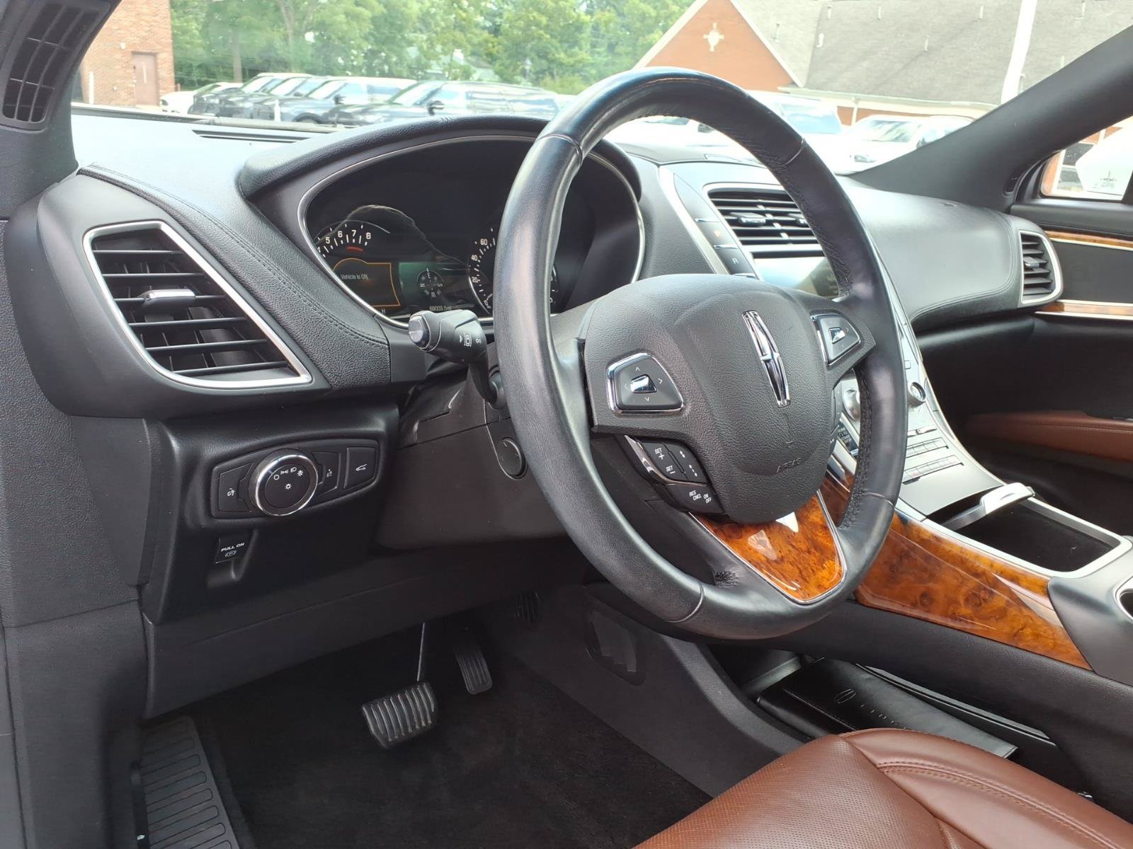 Used 2017 Lincoln MKX Reserve w/ Driver Assistance Package AWD/4WD image 14