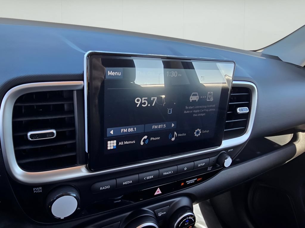 Used 2025 Hyundai Venue SEL FWD image 18