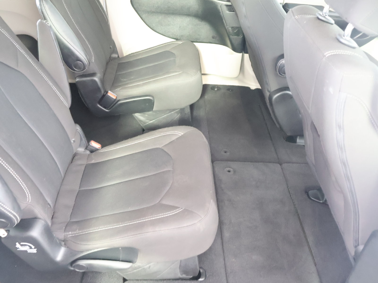 Used 2023 Chrysler Voyager LX FWD image 50