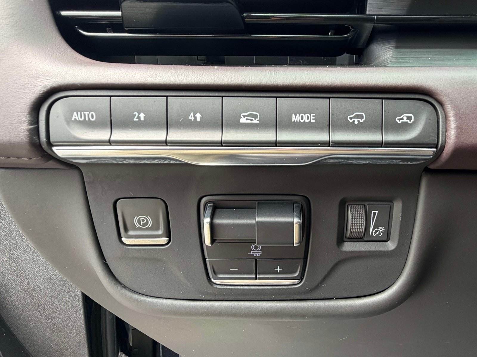 Certified 2022 Cadillac Escalade ESV Premium Luxury Platinum w/ LPO, Radiant Package AWD/4WD image 20