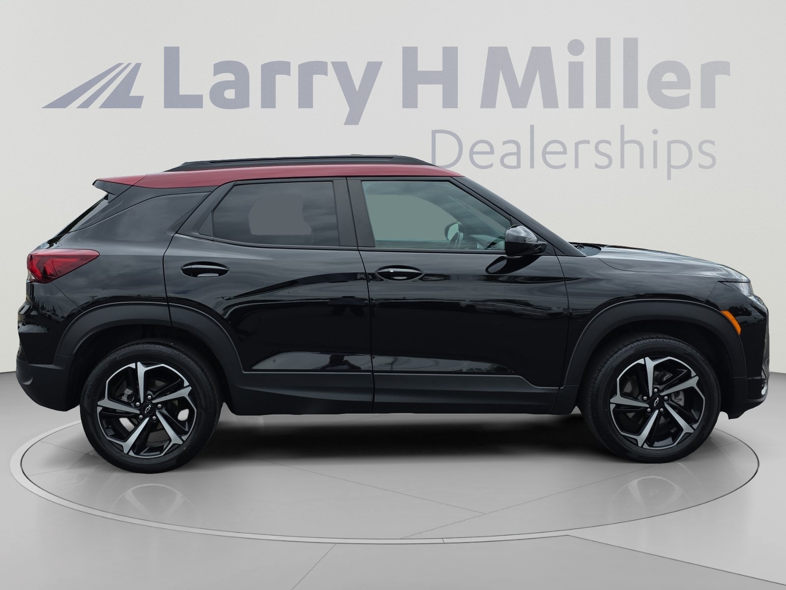 Used 2023 Chevrolet TrailBlazer RS w/ Sun and Liftgate Package AWD/4WD image 6