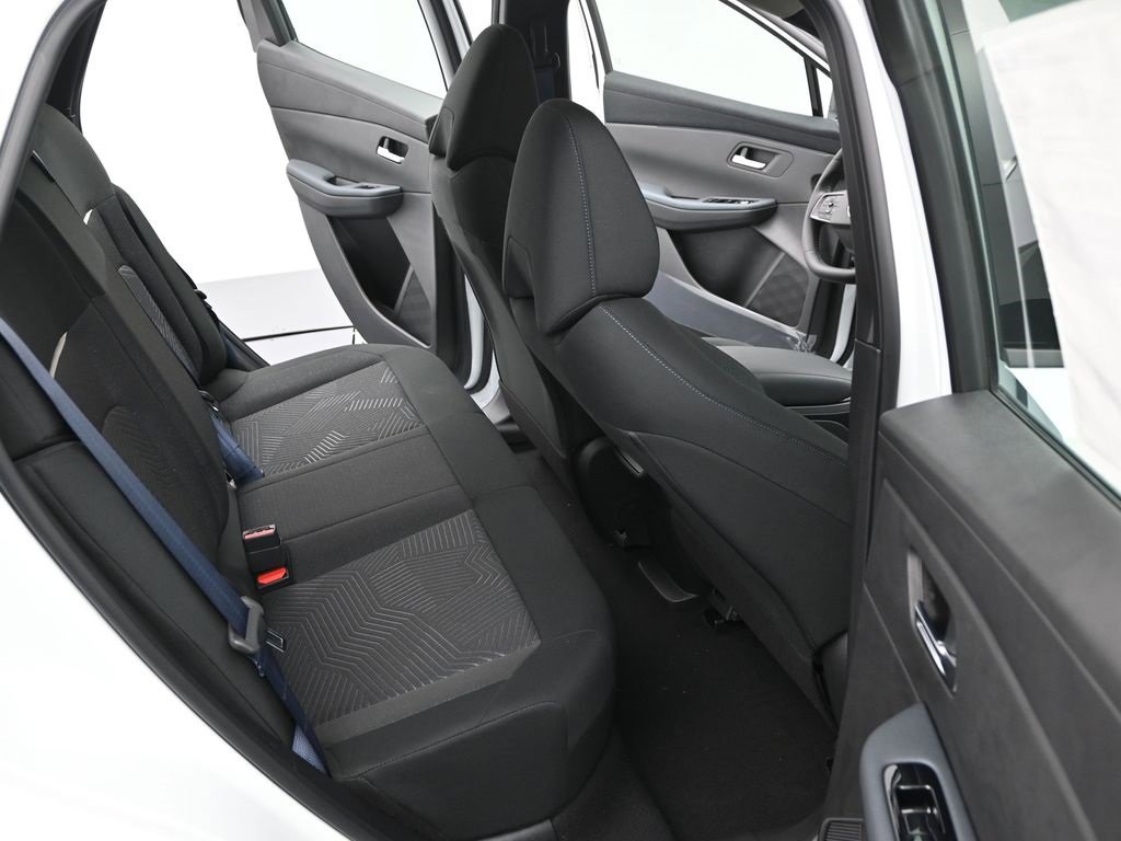 New 2026 Nissan Leaf image 9