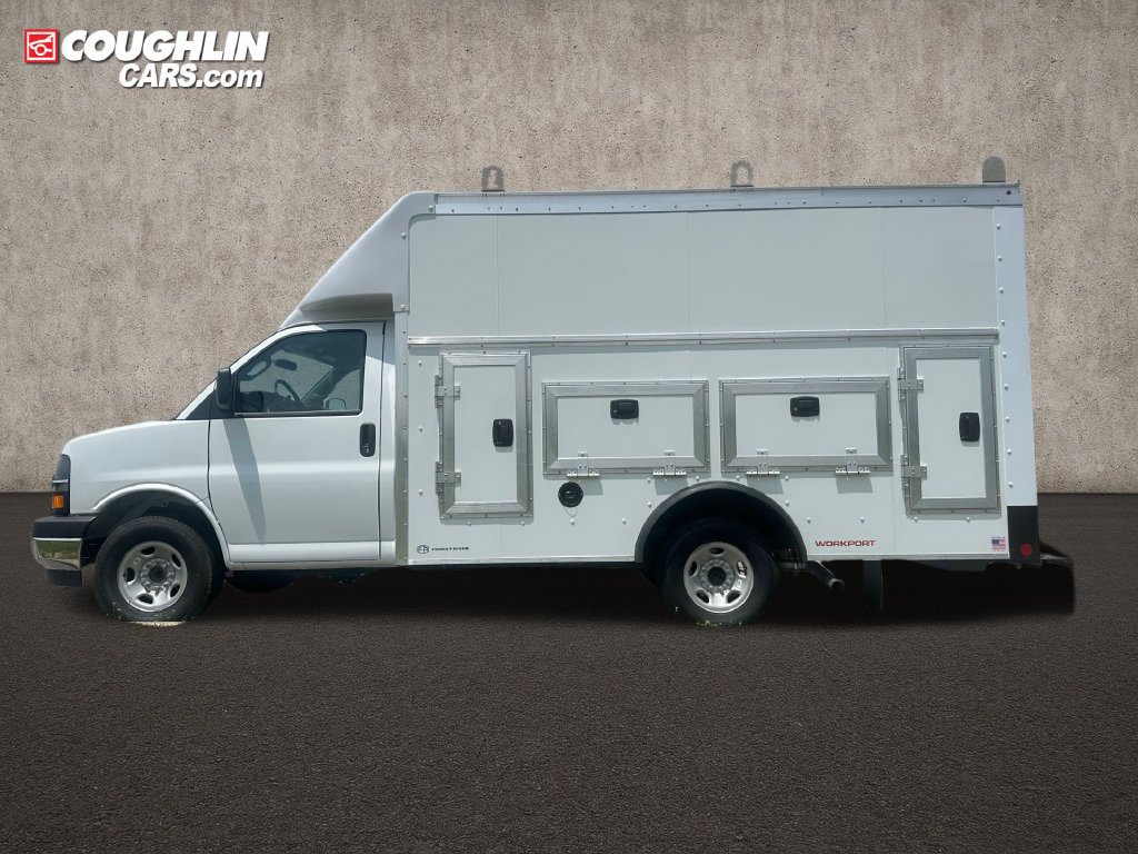 New 2026 Chevrolet Express 4500 w/ Power Convenience Package RWD image 2