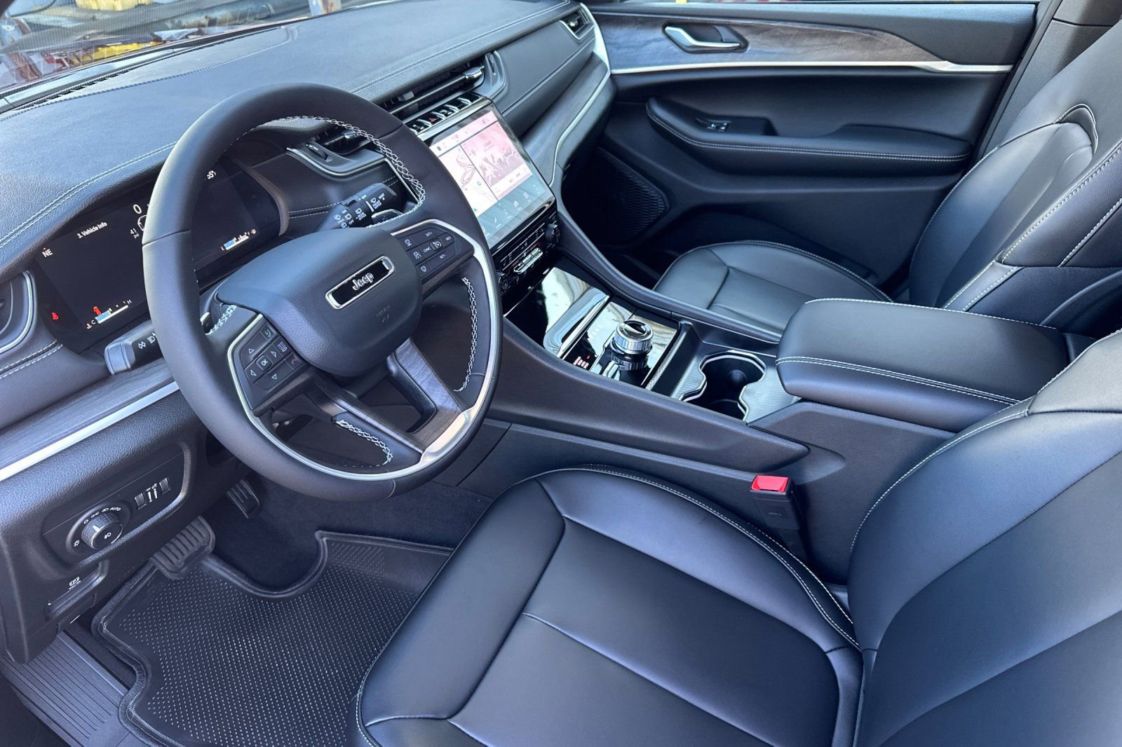 New 2025 Jeep Grand Cherokee L Limited w/ Trailer Tow Package image 12