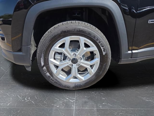 Used 2025 Jeep Compass Latitude w/ Sun & Sound Group image 41