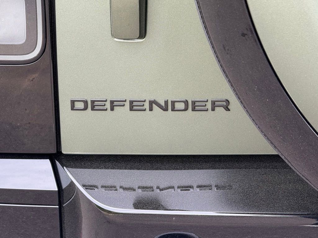 New 2026 Land Rover Defender 110 X-Dynamic SE image 38