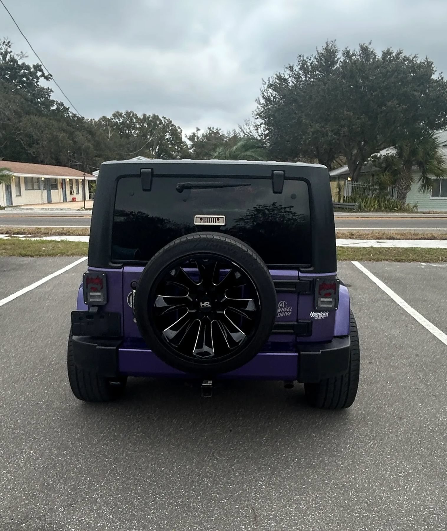 Used 2017 Jeep Wrangler Unlimited Sahara AWD/4WD image 4