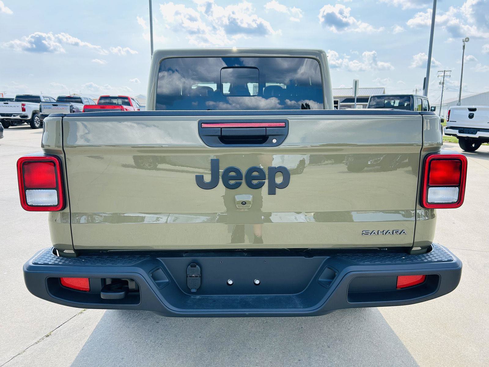 New 2026 Jeep Gladiator Sport AWD/4WD image 35