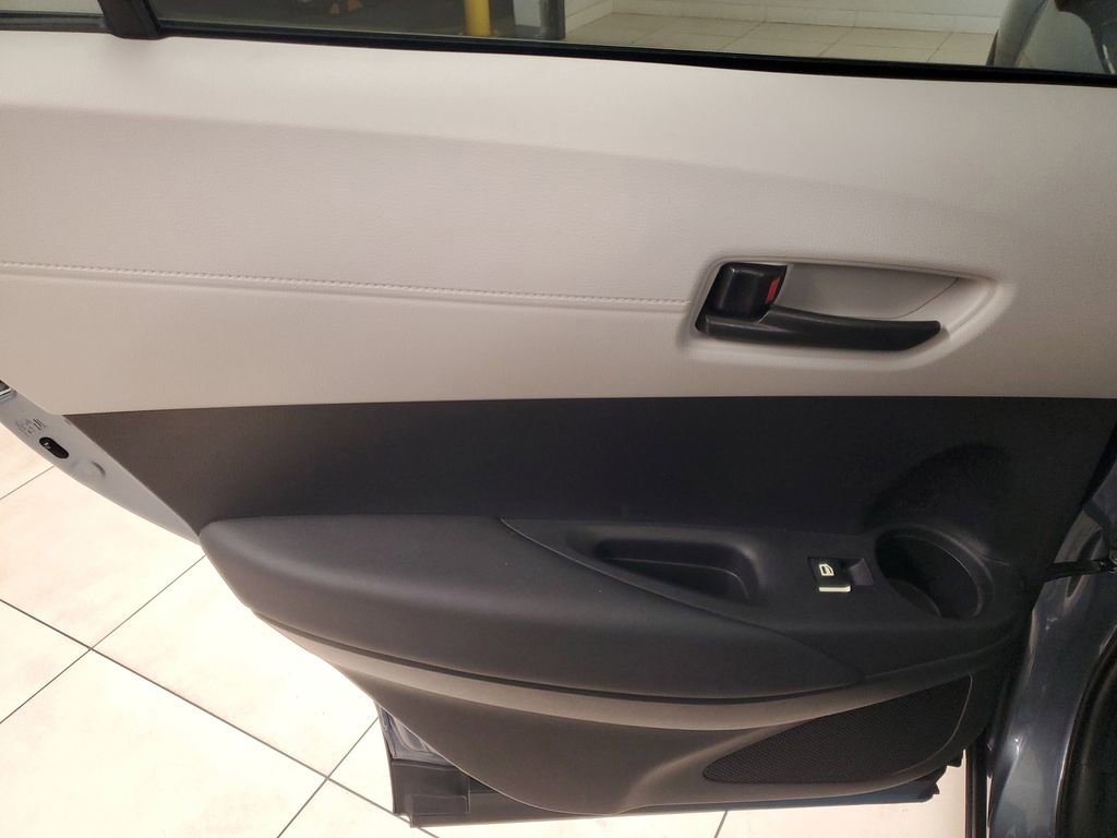 Used 2024 Toyota Corolla Cross LE image 13