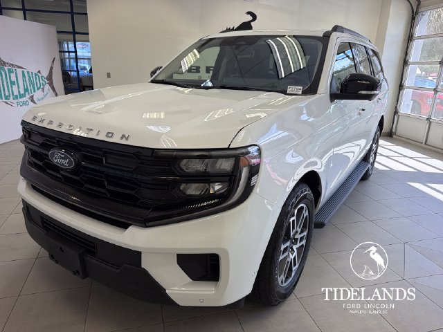 Certified 2025 Ford Expedition Active AWD/4WD image 4