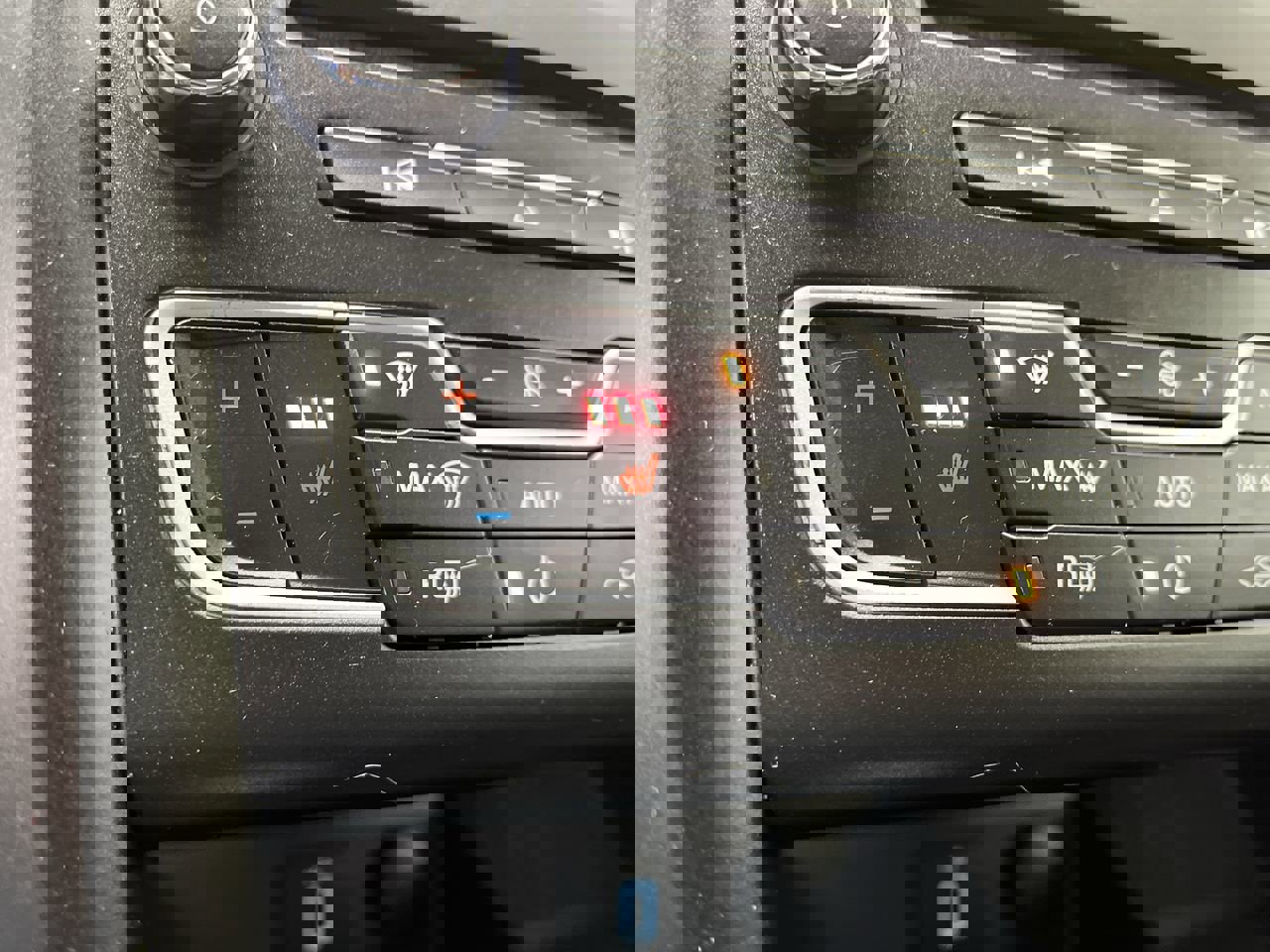 Used 2018 Ford Fusion SE w/ Equipment Group 201A FWD image 22