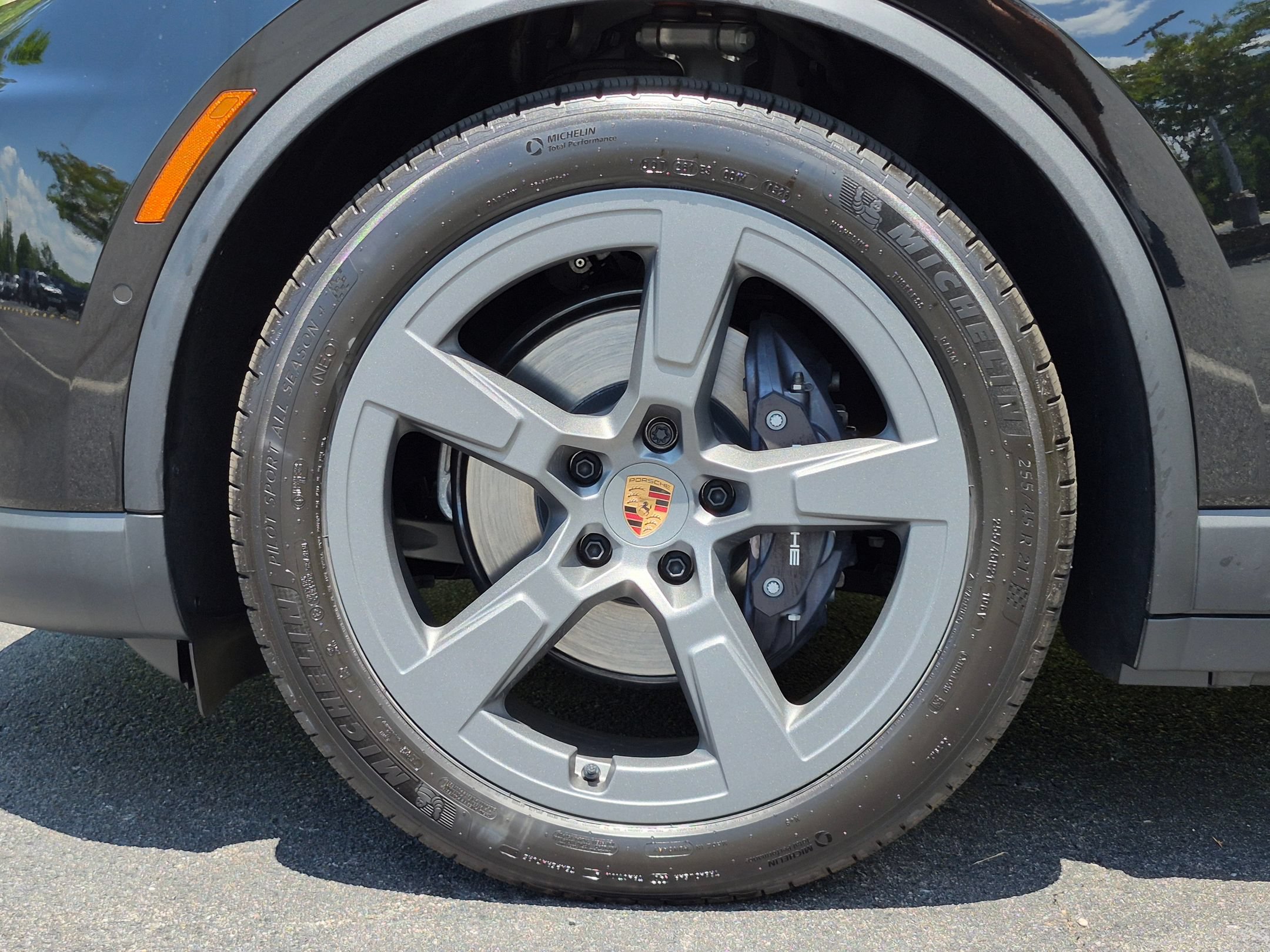 New 2026 Porsche Macan Turbo Electric RWD image 37