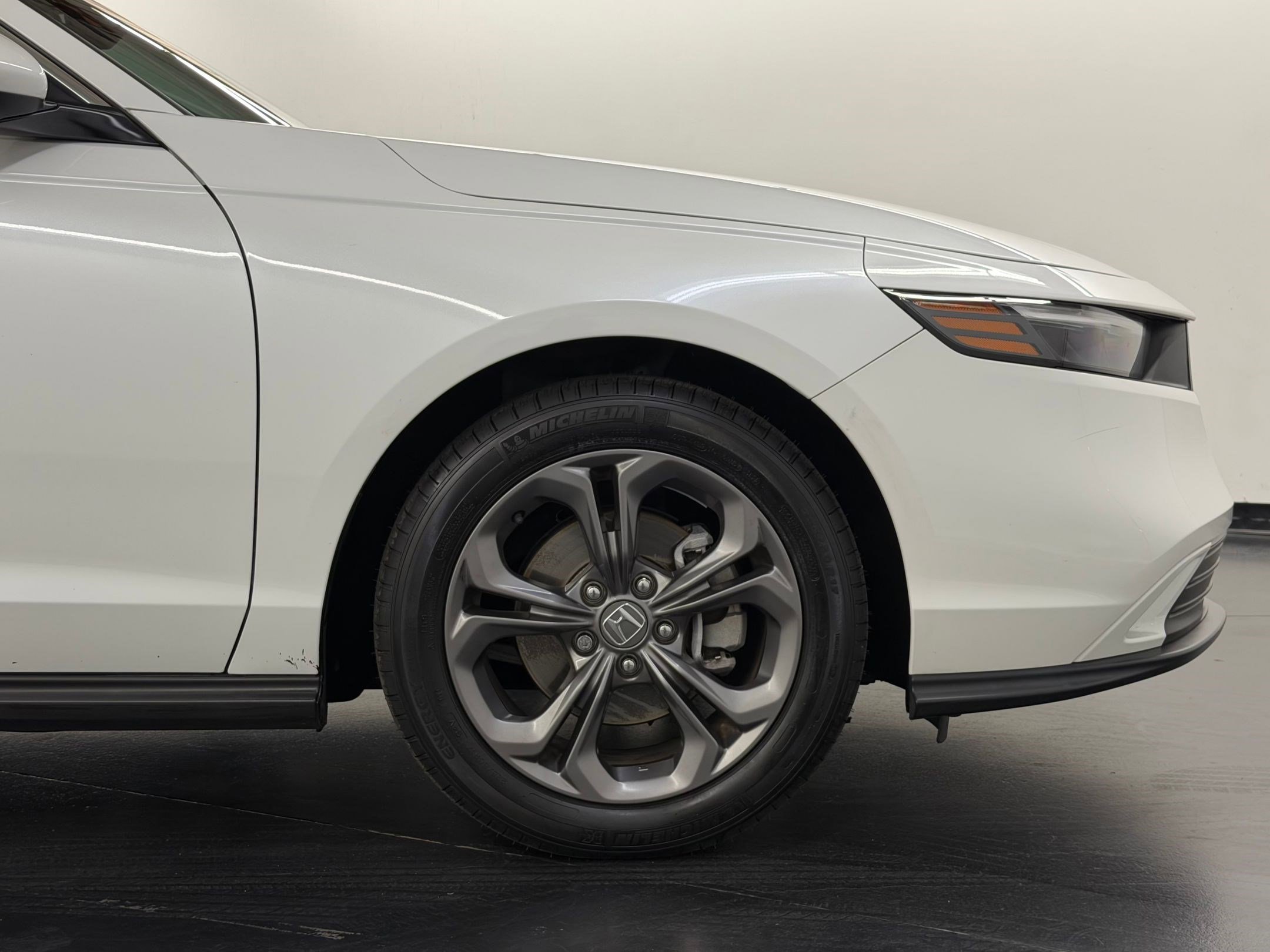 Certified 2023 Honda Accord EX image 26