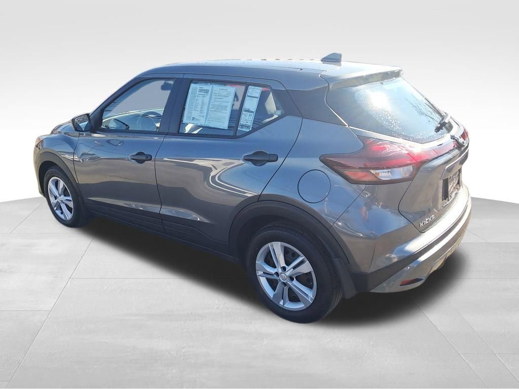 Certified 2025 Nissan Kicks Play S image 2