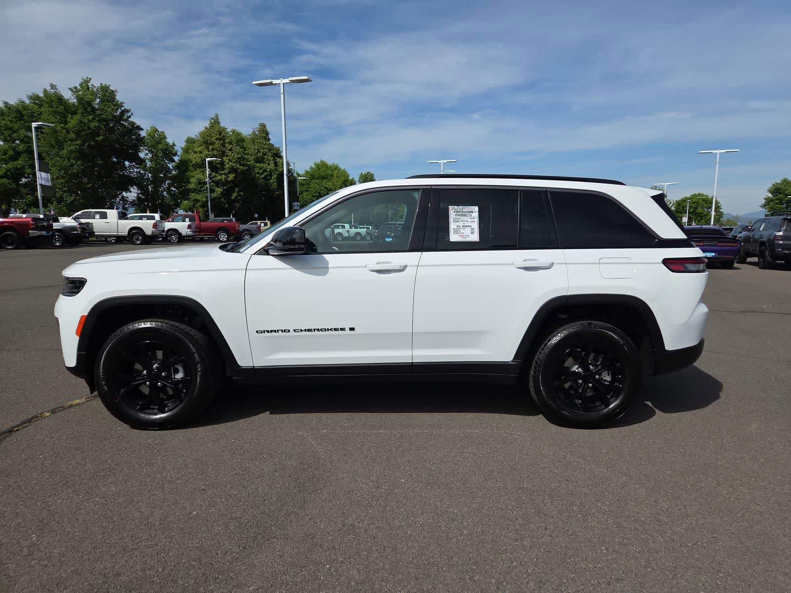 New 2026 Jeep Grand Cherokee Altitude AWD/4WD image 11