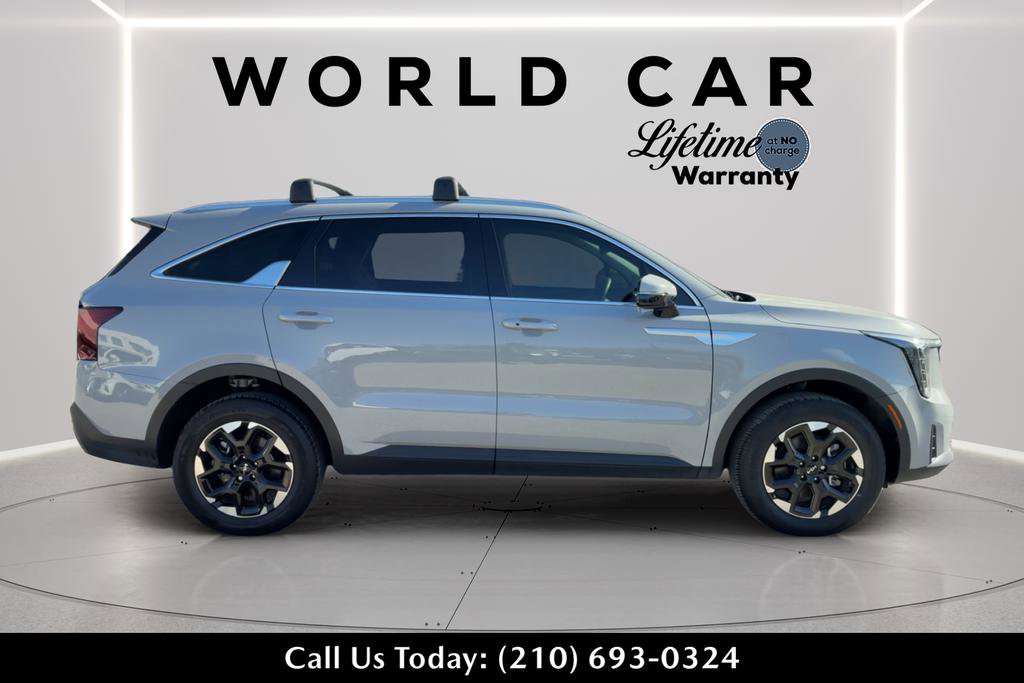 New 2025 Kia Sorento S image 2