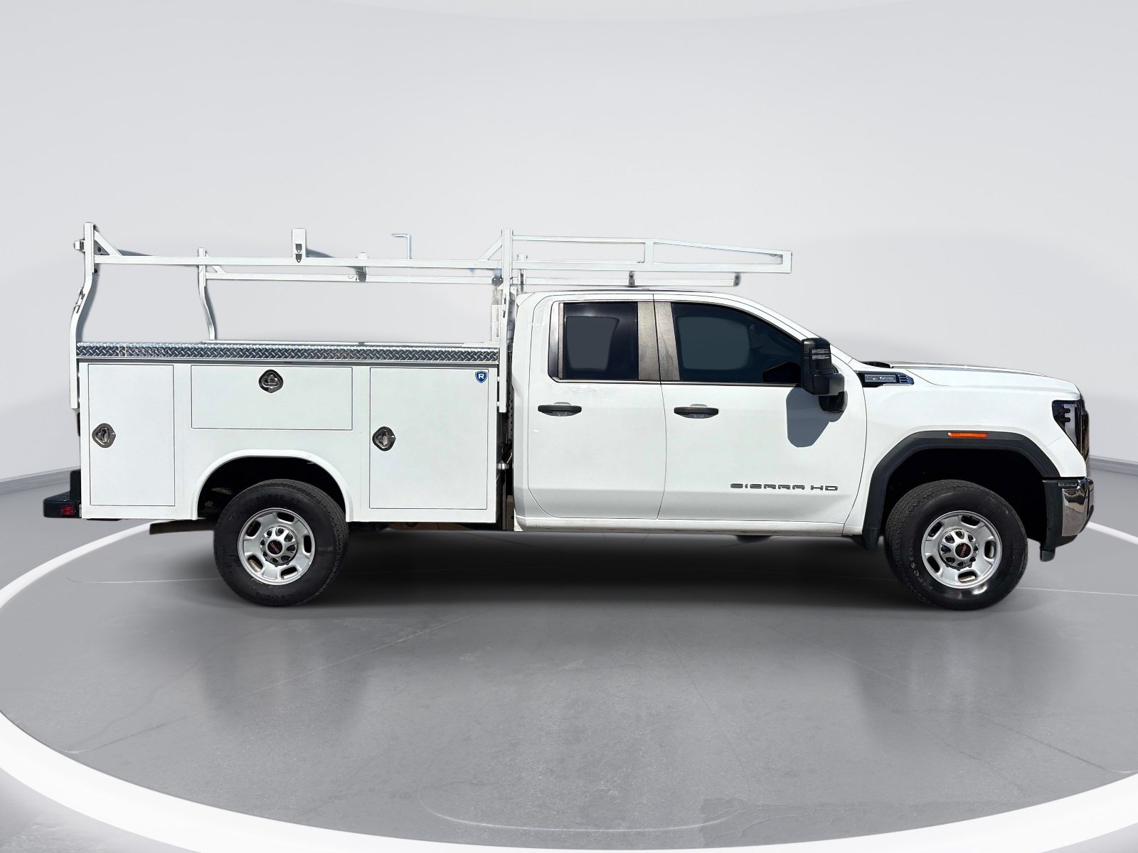 Used 2025 GMC Sierra 2500 Pro w/ Convenience Package AWD/4WD image 9