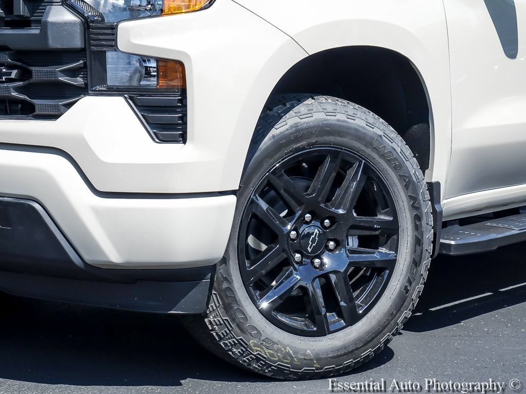 New 2026 Chevrolet Silverado 1500 Custom w/ LPO, Dark Essentials Package AWD/4WD image 5